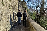 44 Proseguendo su Via Monte Bastia